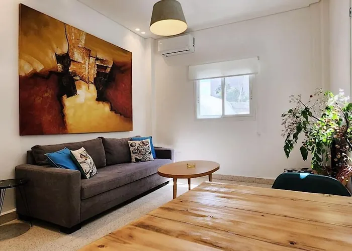 Railway House 1Br Apt W Front Yard